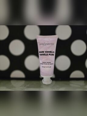 5/$25✨️Bare Vanilla Hand Cream✨️